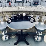 The Balcony Avenue Champs-elysees Апартаменты