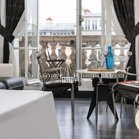 The Balcony Avenue Champs-elysees Apartment