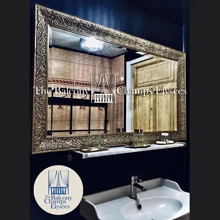 The Balcony Avenue Champs-elysees Apartment